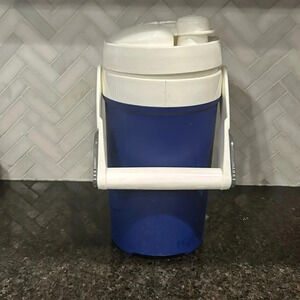 Igloo half gallon thermos sport water holder blue and white